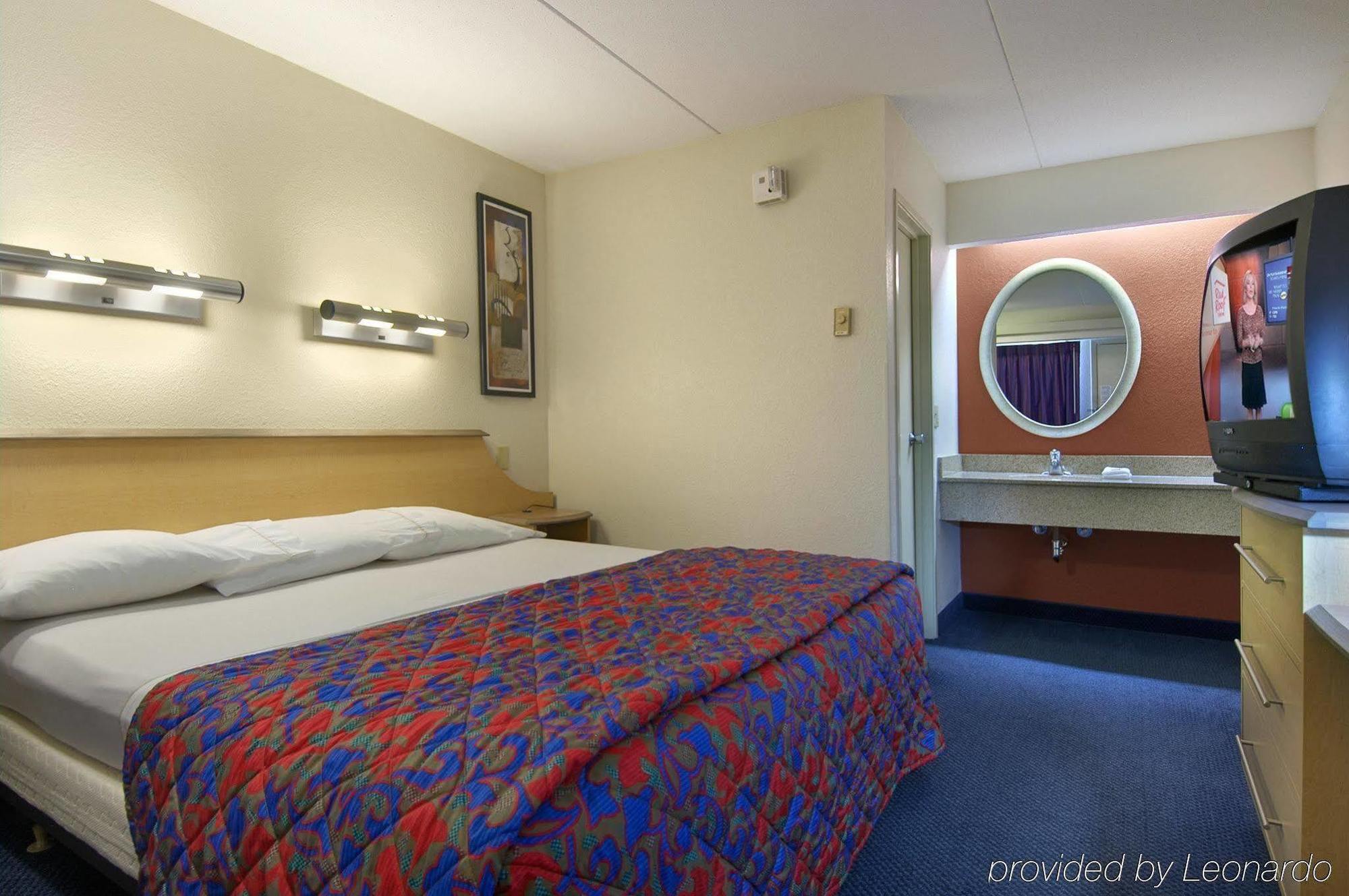 Motel Red Roof - Orange Park 2*