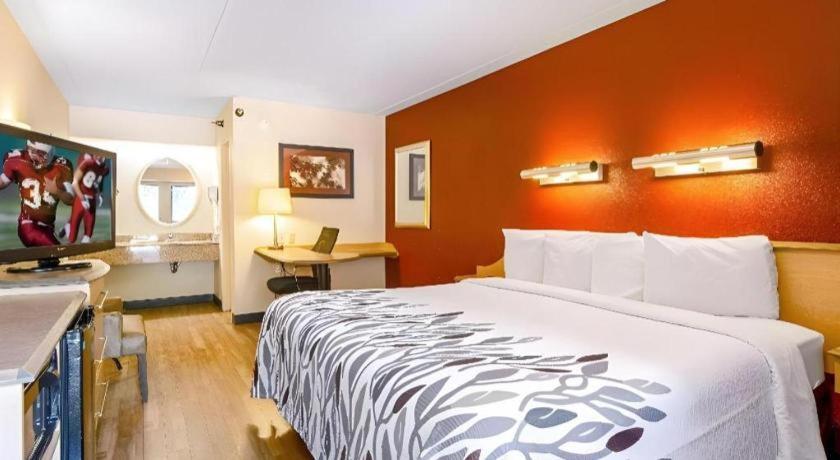 Hotel Red Roof - Orange Park 2*